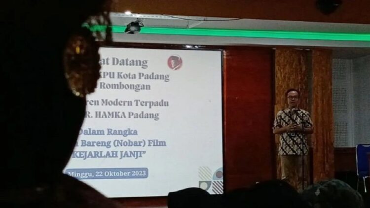 KPU Padang Terima 10.400 Unit Logistik Pemilu 2024 Tahap I 1 Ketua KPU Kota Padang, Riki Eka Putra. (ANTARA/Miko Elfisha)