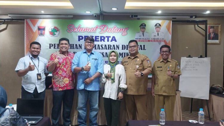 Pemko Padang Dorong Pelaku UMKM Pasarkan Produk secara Digital 1 Pemko Padang menggelar pelatihan pemasaran digital di salah satu Hotel di Padang. (Foto: Dok. Diskomfino Padang)