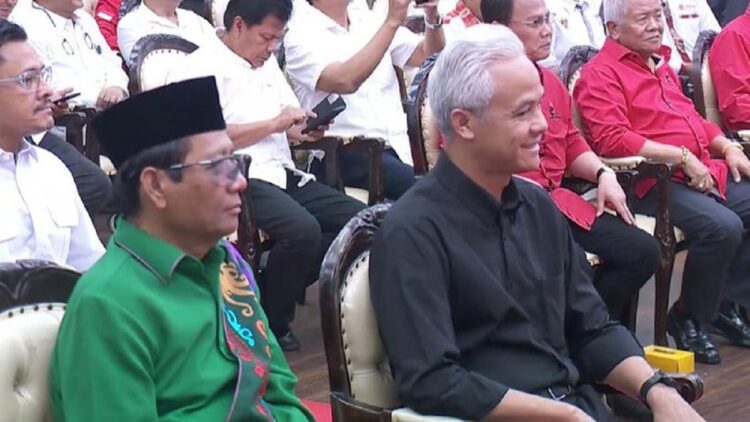 Sah! PDI Perjuangan Umumkan Mahfud MD Jadi Cawapres Ganjar Pranowo 1 Ganjar Pranowo - Mahfud MD. (dok. Detik)