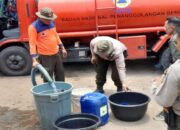 Dampak Kekeringan, Pemko Padang Salurkan Air Bersih untuk Warga Jondul Rawang