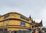 Persiapkan Kedatangan Presiden, Pemko Pariaman Rapikan PKL di Depan Pasar Rakyat