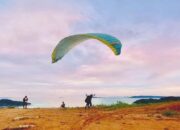 Pemkab Pasbar Gelar Festival Paralayang Puncak Marando