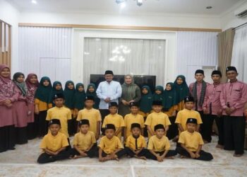 Penghafal Qur’an Berkumpul setiap Bulan di Rumdin Bupati Tanahdatar lewat “Maghrib Mengantar Berkah”