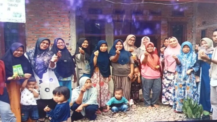 80 UMKM di Pasbar sudah Punya Izin Halal, Kebanyakan Usaha Makanan-Minuman 1 Pembinaan pelaku UMKM usaha keripik ubi di Patamuan Talu Kecamatan Talamau Pasaman Barat. Antara/Altas Maulana