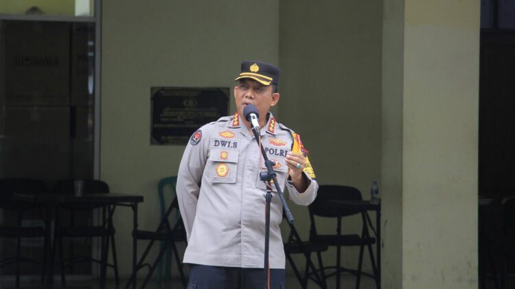 Pesan Kasatgas Humas pada Apel OMB Singgalang 2024 1 Kabid Humas Polda Sumbar Kombes Dwi Sulistyono. (dok. Bidhumas)