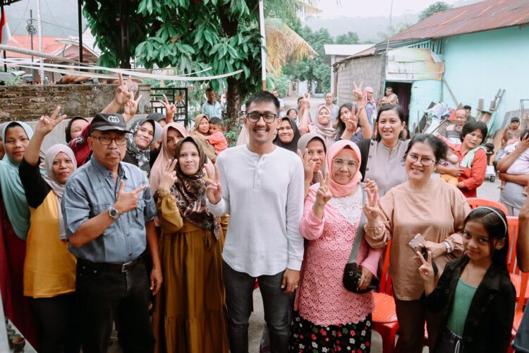 Bacaleg Gerindra Rachmad Wijaya semakin Diterima Masyarakat Padang Selatan dan Padang Timur 1 Bacaleg DPRD Padang Dapil V (Padang Timur dan Padang Selatan) Rachmad Wijaya berdialog dengan warga Skep Mata Air, Kecamatan Padang Selatan.
