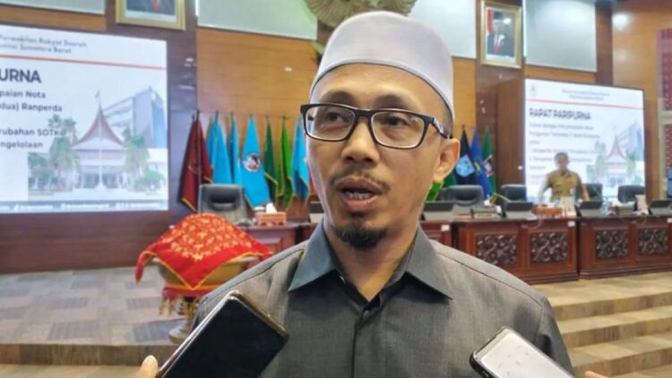 DPRD Sumbar Tegaskan Pembangunan Tol Tak Boleh Rugikan Masyarakat 1 Wakil Ketua DPRD Provinsi Sumatera Barat (Sumbar) Irsyad Syafar. (ANTARA/Muhammad Zulfikar)