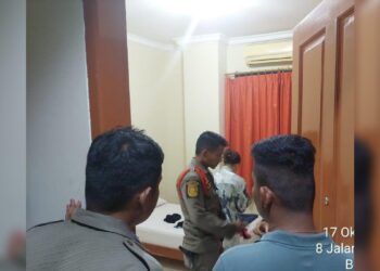 Asyik Indehoi, Pria dan Wanita di Padang Ditangkap Satpol PP