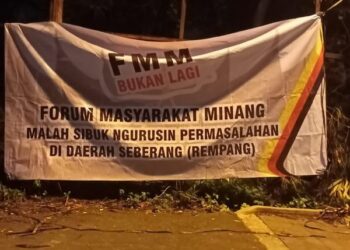 Beredar Spanduk FMM Disebut Urus Masalah Sosial di Luar Ranah Minang, Ini Buktinya 19 Spanduk Forum Masyarakat Minang (FMM) yang diduga dipasang orang tak dikenal. (Foto: Dok. Istimewa)