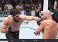 Islam Makhachev Pertahankan Gelar usai Tumbangkan Volkanovski di Laga UFC 294