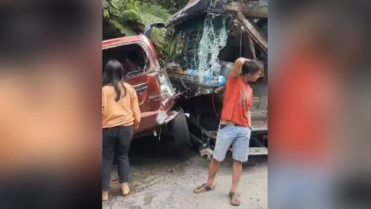 Kecelakaan beruntun di Sitinjau Lauik. (dok. WAG)