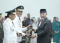 Jadi Penjabat Wali Kota Pariaman, Petinggi Kemenkumham asal Bukittinggi Ini Ngaku tak Terlibat Politik Praktis 7 Pj Wali Kota Pariaman, Roberia usai dilantik oleh Gubernur Sumbar, Mahyeldi beberapa waktu lalu. (Foto: Dok. Adpim Sumbar)
