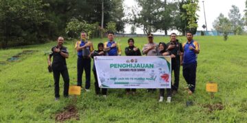 Penghijauan oleh Humas Polda Sumbar dalam rangka HUT Humas Polri. (dok. istimewa)