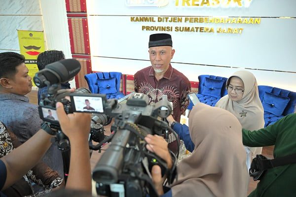 Gubernur: Kerjasama dengan Badan Usaha Perlu untuk Memacu Pembangunan Infrastruktur Sumbar 1 Gubernur Sumbar, Mahyeldi. (Foto: Dok. Adpim)