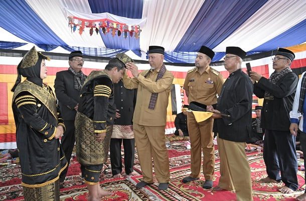 Bupati Padang Pariaman Batagak Gala, Gubernur Sumbar: Tanggungjawab Penghulu Itu Besar 1 Batagak gala Bupati Padang Pariaman, Suhatri Bur. (Foto: Dok. Adpim Sumbar)