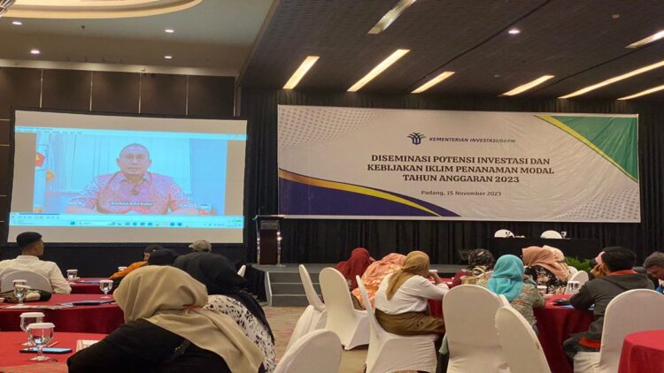 Andre Rosiade: Kementerian Investasi Berperan Besar dalam Pembangunan IKN 1 Anggota Dewan Perwakilan Rakyat Republik Indonesia (DPR RI) asal Sumatera Barat (Sumbar), H Andre Rosiade membuka Diseminasi Potensi Investasi dan Kebijakan Iklim Penanaman Modal Tahun Anggaran 2023 di Hotel Mercure Padang, Rabu (15/11/2023). (Foto: Dok. Radarsumbar.com)