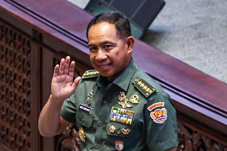 Dilantik Jokowi, Jenderal Agus Subiyanto Resmi jadi Panglima TNI 1 Panglima TNI Jenderal TNI Agus Subiyanto. melambaikan tangan saat sidang paripurna di Kompleks Parlemen, Jakarta, Selasa (21/11/2023). (ANTARA FOTO/Asprilla Dwi Adh)