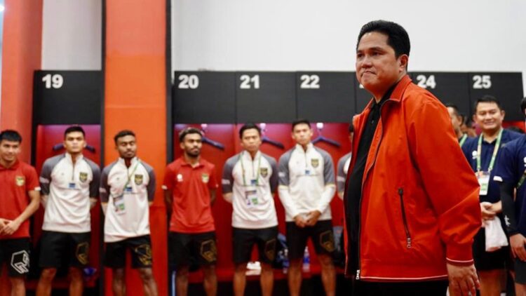 Ketua Umum PSSI, Erick Thohir saat memberi arahan untuk para pemain Timnas. (dok. PSSI)