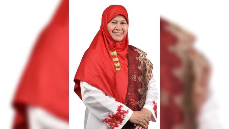 Harneli Mahyeldi Bawa 8 Agenda Dakwah Menuju DPR RI 1 Istri Gubernur Sumbar, Harneli Mahyeldi siap maju DPR RI dengan 8 program untuk masyarakat. (dok. istimewa)