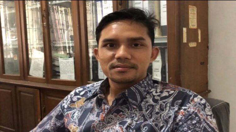 Anggota KPU Pasaman Barat Divisi Sosialisasi, Pendidikan Pemilih, Partisipasi Masyarakat dan SDM Pasaman Barat Hafizul Pahmi. Antara/Altas Maulana.