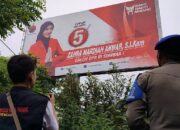 Belum Masa Kampanye, APK di Padang Ditertibkan Bawaslu-Satpol PP