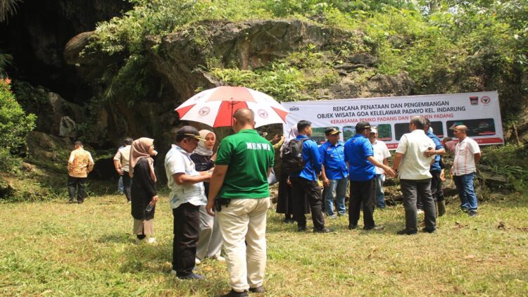 Pemko Padang melakukan pengembangan objek wisata Gua Kelelawar Padayo. (Foto: Dok. Diskominfo Padang)