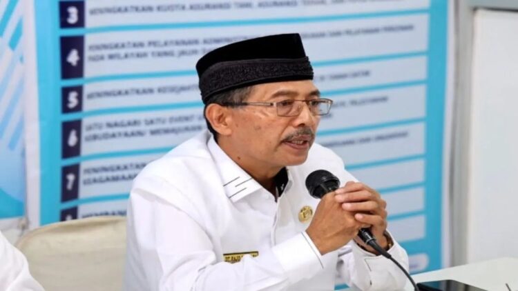 Plt Kepala Dinas Pendidikan Tanah Datar Inhendri Abas (Antara/HO)