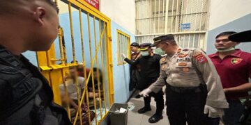 Kamar Napi Rutan Padang Dirazia, Petugas Temukan Benda Terlarang