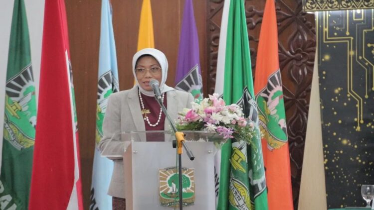 Perkembangan Teknologi dan Informasi, Indonesia Berpeluang Ciptakan 46 Juta Lapangan Kerja Baru 1 Plt Sekretaris Direktorat Jenderal Pendidikan Tinggi, Riset, dan Teknologi Kemendikbudristek Prof Tjitjik Srie Tjahjandarie memaparkan peluang terciptanya kerja baru di Padang, Senin, (20/11/2023). Antara/Fandi Yogari.