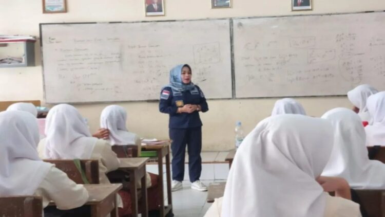 Kemenkumham Sumbar kampanyekan sikap anti-perundungan kepada pelajar. (Foto: Antara)