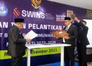 Muhammad Iqbal Dilantik menjadi Rektor SWINS