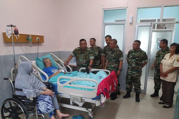 Kababinmin Vetcad Kodam I Bukit Barisan Sambangi Prajurit dan Veteran di Dumai 1 Kepala Badan Pembinaan Administrasi Veteran dan Cadangan (Kababinmin Vetcad) Kodam I/Bukit Barisan, Kolonel Inf Joko Suparyanto menyambangi prajurit dan veteran di Dumai. (Foto: Dok. Istimewa)