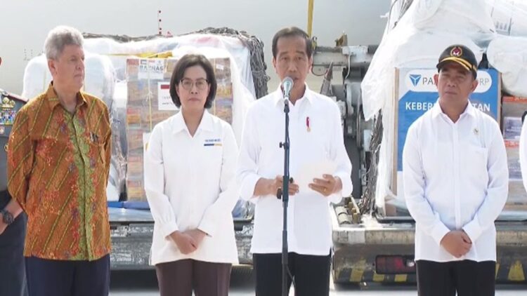Pemerintah Kirim Bantuan Tahap 2 ke Palestina Senilai Rp31,9 Miliar 1 Presiden Jokowi melepas bantuan tahap ke-2 ke Palestina. (Foto: Dok. Setkab)