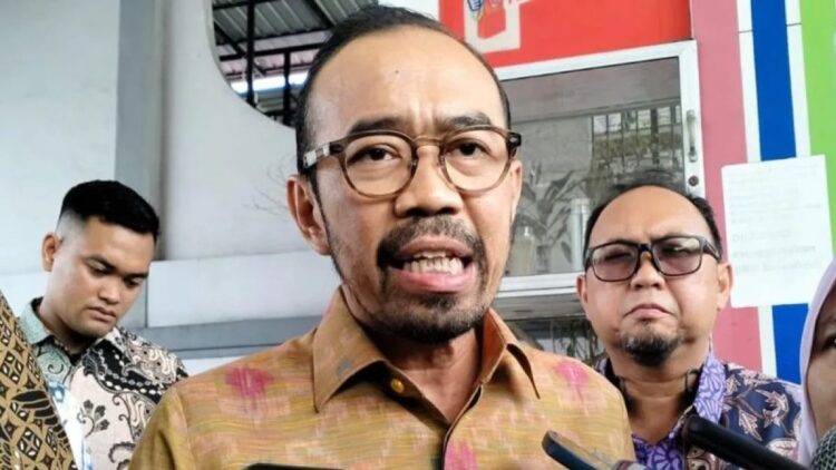 Direktur Utama Pertamina Patra Niaga Riva Siahaan saat diwawancarai awak media massa di Padang, Rabu, (22/11/2023). ANTARA/Muhammad Zulfikar.