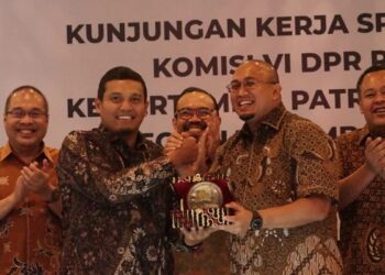 Anggota Komisi VI DPR RI, Andre Rosiade apresiasi Pertamina yang berhasil urai kelangkaan BBM jenis solar subsidi di Sumbar. (Foto: Dok. Pertamina)