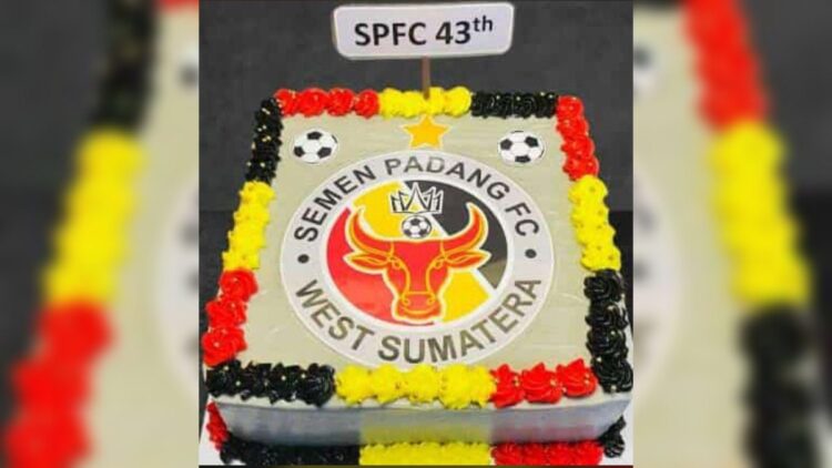 kue HUT Semen Padang FC