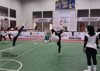 Latihan tim sepak takraw Sumbar untuk Porwil XI. (dok. istimewa)