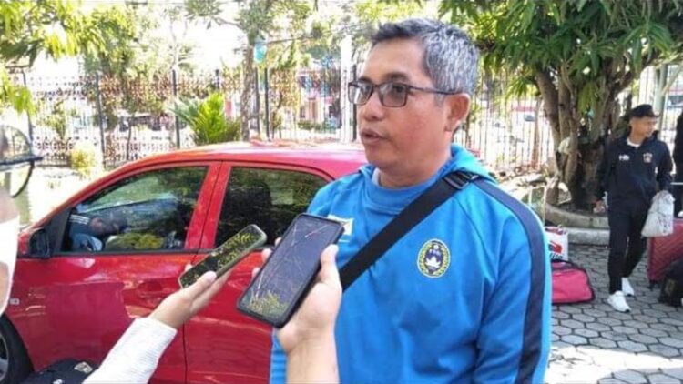 Berlaga di Porwil XI Riau, Tim Sepakbola Sumbar Bidik Tiket PON 2024 1 Pelatih tim sepakbola Sumbar di Porwil XI Sumatera Dedi Umar. (dok. istimewa)