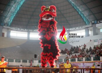 Penampilan tim Barongsai sumbar di Porwil XI. (dok. istimewa)