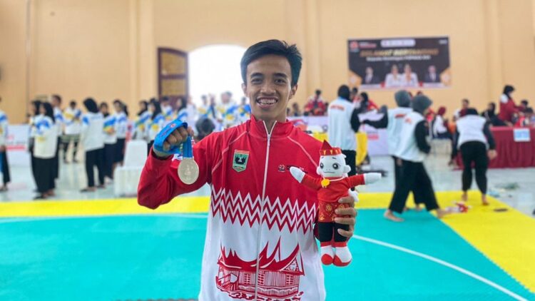 Pesilat Perisai Diri Binaan Semen Padang Wakili Sumbar di PON XXI 1 M. Iqbal, pesilat binaan Semen Padang wakili Sumbar di PON XXI. (dok. istimewa)