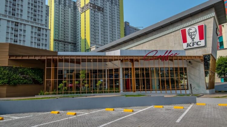 KFC Indonesia Gandeng PMI dalam Penyaluran Dana Kemanusiaan untuk Palestina 1 Salah satu gerai KFC di Jakarta. (dok. KFC Indonesia)