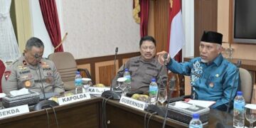 Forkopimda Sumbar "Tur" ke Papua, Danrem: Rawan, Titik Kunjungan hanya 3 Pos 8 Gubernur Sumbar, Mahyeldi rapat dengan Forkopimda terkait rencana kunjungan ke Papua. (Foto: Dok. Adpim)