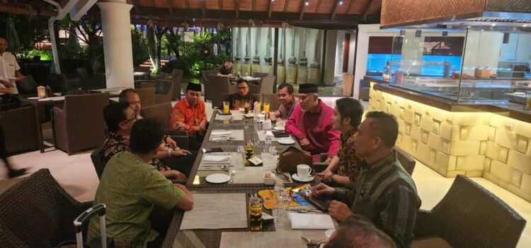 Kembangkan Industri Halal di Sumbar, Gubernur Gandeng Islamic Development Bank 1 Pertemuan Pemprov Sumbar dengan pihak Islamic Development Bank. (Foto: Dok. Adpim)