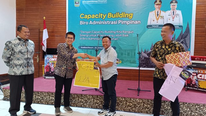 Kinerja Biro Adpim Sumbar Diharapkan Meningkat Pasca Kegiatan Capacity Building 1 Penutupan Capacity Building Biro Adpim Setdaprov Sumbar. (Foto: Dok. Adpim)