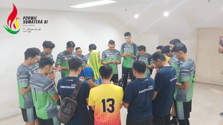 Medali Emas Sumbar ke-21 di Porwil XI Didapat Cabor Bola Voli 1 Tim Bola Voli Sumbar di Porwil XI raih emas ke-21. (dok. istimewa)