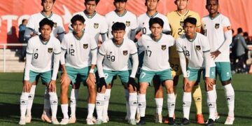Kiper Inti Timnas Indonesia U-17 Ternyata Berasal dari Sumbar, Ini Sosoknya 8 Ikram Algiffari (kostum kuning) bersama skuad Timnas U-17 Indonesia saat bertanding di Jerman dalam pemusatan latihan menuju Piala Dunia U-17 2023 (Dok.PSSI)