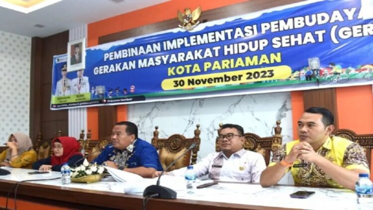Sekretaris Daerah Kota Pariaman, Sumbar Yota Balad (tengah) saat pelaksanaan Pembinaan Implementasi Pembudayaan Germas di Pariaman, Kamis. ANTARA/HO-Diskominfo Pariaman