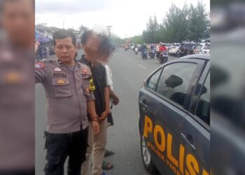 Diduga Pungli Pengunjung Pantai Padang, Dua Remaja Ditangkap Petugas