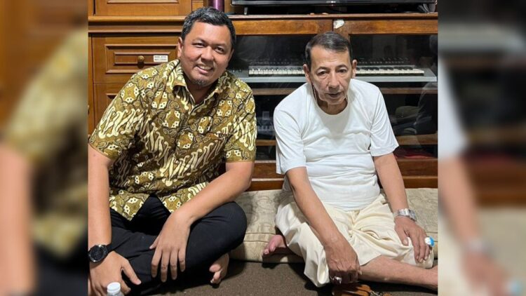 Habib Lutfhi Doakan Bang Levi Lolos ke DPRD DKI Jakarta 1 Bang Levi saat bertemu dengan Habib Luthfi. (dok. isitmewa)