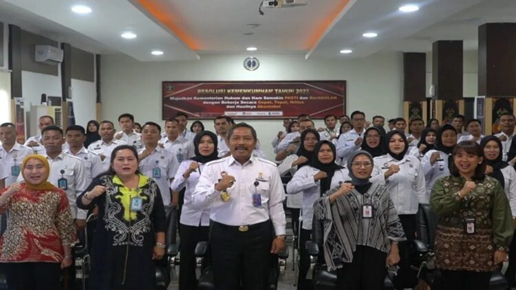 Tingkatkan Kedisiplinan Pegawai, Kemenkumham Sumbar Supervisi Pembinaan ASN 1 Kemenkumham Sumbar gelar supervisi pembinaan ASN tingkatkan kedisiplinan pegawai. (Foto: Antara)